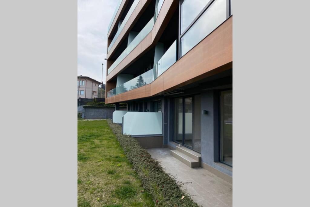 Cozy Red Bulldog Place In Apart-Complex/Pool Varna Exterior foto